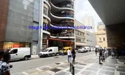 Loja 28,84m² e 01 banheiro.  condomínio com recepção e segurança.  excelente localização á 6 minutos andando para as estações de metrô anhangabaú