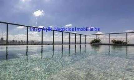 Apartamento 50m², 01 dormitório (sendo 01 suíte), 02 banheiros e 01 vaga grande e livre de garagem.  Condomínio com segurança, portaria, piscina