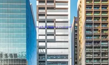 Conjunto Comercial  376,67m²,  02 banheiros e 04 vagas de garagem.  Condomínio com portaria, segurança e recepção.  Excelente localização