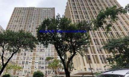 Apartamento 162m², 03 dormitórios (sendo 01 suíte),  02 banheiros e 01 vaga de garagem.  Condomínio com portaria, segurança, piscina e playground.