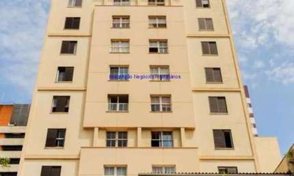Apartamento 85m², 02 dormitórios e 01 banheiro.  Condomínio com Portaria e Segurança.  Localização privilegiada, a 5 minutos andando para a estação