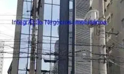 Conjunto Comercial 57m², 06 salas, 02 banheiros e 01 vaga na garagem.  Condomínio com recepção e segurança.  Excelente localização
