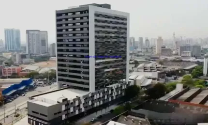 Laje 557m², 08 banheiros e 56 vagas de garagem.  Condomínio com segurança, portaria e recepção.  Excelente localização, entre as Ruas do Bosque