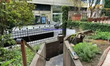 Casa Sobrado 388m², 07 salas, 08 banheiros e 02 vagas de garagem.  Excelente localização, á 4 minutos andando para estação do metrô Consolação;