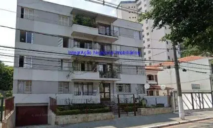 Apartamento 105m², 03 dormitórios (sendo 01 dependência de empregada), 02 banheiros e 01 vaga de garagem.  Condomínio com segurança e portaria.
