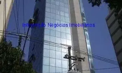 Conjunto comercial  100m², 01 copa, 03 banheiros e 03 vagas de garagem.  Condomínio com segurança, portaria e recepção.  Excelente localização