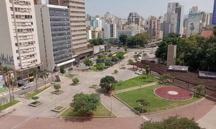 Apartamento 75m², 01 dormitório e 01 banheiro.  Condomínio com segurança e portaria.  Excelente localização, entre as Ruas Nestor Pestana e Consolação