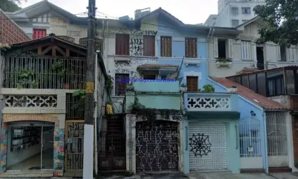 Casa comercial 100m², 01 cozinha e 01 banheiro.  excelente localização á 9 minutos andando para a estação do metrô consolação