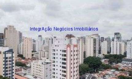 Apartamento Cobertura Duplex 250m², 03 dormitórios (sendo suítes), 04 banheiros e 04 vagas de garagem.  Condomínio com portaria, segurança, piscina