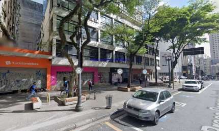 Loja 607m², 02 banheiros.  Excelente localização á 05 minutos andando para a estação do metrô Anhangabaú; Entre as Ruas 24 de Maio, Dom Jose de Barros