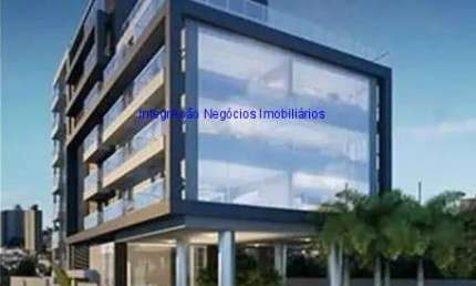 Conjunto Comercial 40m², 01 banheiro e 01 vaga na garagem.  Condomínio com recepção e segurança 24hrs.  Excelente localização