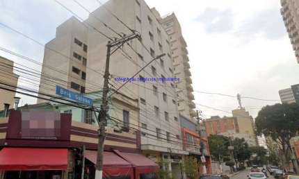 Apartamento 42m², 01 dormitório e 01 banheiro.  Condomínio com segurança e portaria.  Excelente localização.