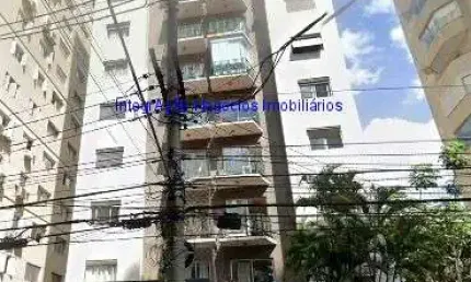 Condomínio com portaria.  Excelente localização entre as Ruas Pedroso Alvarenga, João Cachoeira e Tabapuã.