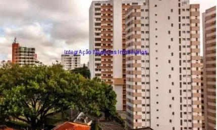 Apartamento MOBILIADO 54m², 01 dormitório e 01 banheiro.  Condomínio com portaria e segurança.  Excelente localização