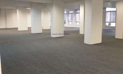 Conjunto Comercial 470m² e 02 banheiros.  Condomínio com Recepção e Segurança.  Excelente localização, á 4 minutos andando para a Estação do Metrô