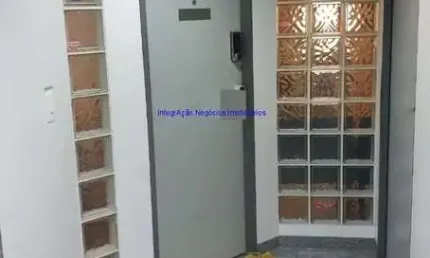 Conjunto comercial 70m², 01 copa, 02 banheiros e 02 vagas de garagem.  condomínio com recepção e segurança.  excelente localização