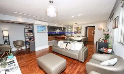 Apartamento mobiliado 135m², 03 dormitórios (sendo 01 suíte), 04 banheiros e 02 vagas na garagem.  condomínio com segurança, portaria, playground