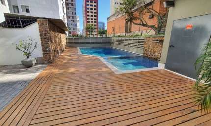 Apartamento 156m², 04 dormitórios (sendo 4 suítes), 06 banheiros e 02 vagas na garagem; Móveis planejados e embutidos.  Condomínio com Segurança