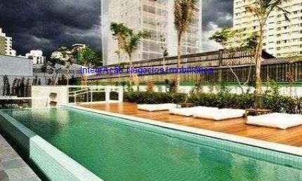 Apartamento 91m², 01 dormitório, 03 banheiros e 02 vagas na garagem.  Condomínio com portaria, segurança, piscina, brinquedoteca, churrasqueira