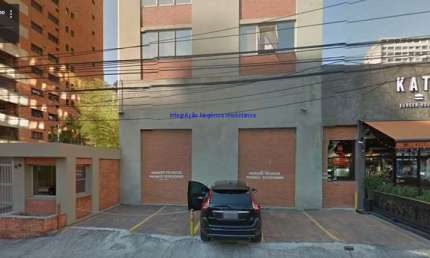 Conjunto Comercial 45m², 01 banheiro e 01 vaga na garagem.  Condomínio com Recepção e Segurança.  Excelente localização; Entre a Rua Tabapuã,