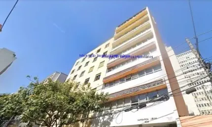 Conjunto comercial 170m², 04 banheiros e 02 vagas na garagem.  condomínio com segurança e portaria.  excelente localização.
