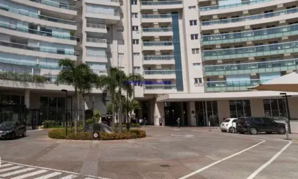 Apartamento 71m², 02 dormitórios (senda 01 suíte), 02 banheiros e 01 vaga na garagem. Condomínio com Segurança, Portaria, Churrasqueira, Piscina