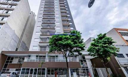 Loja 276m², 02 banheiro e 02 vagas de garagem.  Excelente localização á 3 minutos andando para a estação do metrô São Joaquim; Entre as Ruas Barao