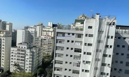Apartamento 230m², 03 dormitórios (sendo 01 suíte), 04 banheiros e 02 vaga de garagem.  Condomínio com Segurança, Portaria, Playground, Salão de festa