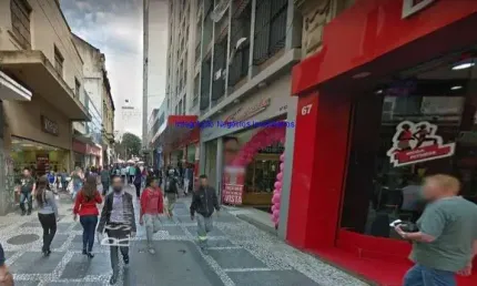 Loja 360m² e 02 banheiros.  Excelente localização á 5 minutos andando para a estação do metro Sé; Entre as Ruas José Bonifácio, Libero Badaró e