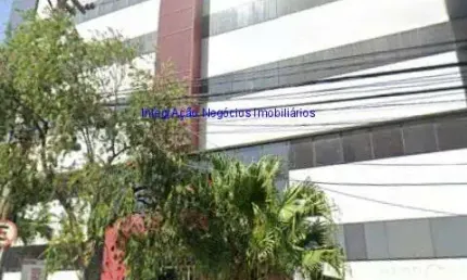 Conjunto Comercial 243m², 02 banheiros e 06 vagas de garagem.  Condomínio com recepção e segurança.  Excelente localização á 1 minutos andando para a