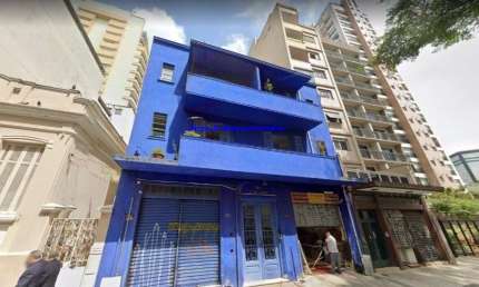 Apartamento 160m², 03 dormitórios e 02 banheiros.   Condomínio e portaria.  Excelente localização á 7 minutos andando para a estação do metrô