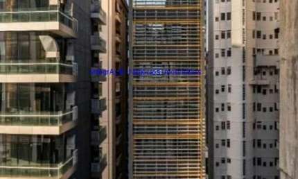 Conjunto Comercial 359m², 04 banheiros e 02 vagas na garagem.  Condomínio com segurança e portaria.