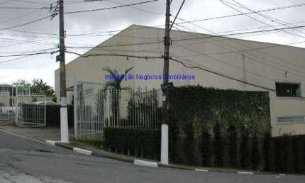 Prédio Comercial 700m², 5 banheiros e 9 vagas na garagem.  Excelente localização  entre as Ruas Antônio Fernandes de Oliveira