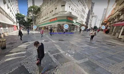 Sobreloja 124m² e 01 banheiro.  Excelente localização á 2 minutos andando para a estação do metrô Sé; Entre as Ruas da Quitanda, José Bento