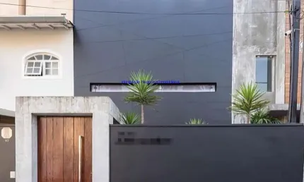 Sobrado comercial  220m²,  sala 04 ambientes e 03 banheiros.  Excelente localização entre as Ruas  Príncipe Real, Doutor Eduardo de Souza Aranha