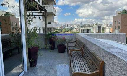 Conjunto Comercial 383m², 01 copa, 06 banheiros e 12 vagas na garagem.  Condomínio com recepção e segurança.  Excelente localização