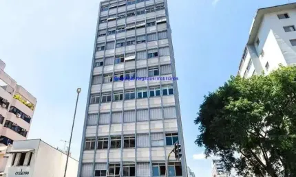Condomínio com portaria, segurança.  Excelente localização á 5 minutos andando para a estação do metrô Paulista; Entre as Ruas Maceió, da Consolação