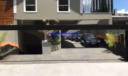 Predio Comercial 1200m², 16 Salas., 06 Banheiros e  35 Vagas de Garagem  Excelente localização entre a Rua Sampaio Vidal
