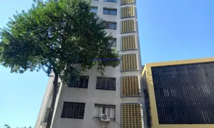 Condomínio com portaria  e segurança .  excelente localização á 7 minutos andando para a  estação do metrô consolação;