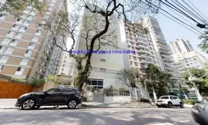 Condomínio com portaria, segurança, churrasqueira, playground, brinquedoteca e salão de festa.  excelente localização
