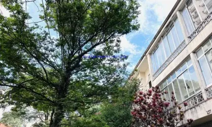 Apartamento 132m², 03 dormitórios, 02 banheiros e 01 vaga na garagem.  condomínio com portaria, segurança 24hrs.  excelente localização
