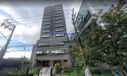 Conjunto Comercial 340m², 01 copa, 03 banheiros e 06 vagas na garagem.  Condomínio com recepção e segurança 24hrs.  Excelente localização