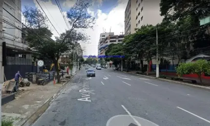 Galpão 160m², 01 banheiro.  excelente localização á 9 minutos andando para a estação do metrô faria lima; entre as ruas maria carolina, dos pinheiros
