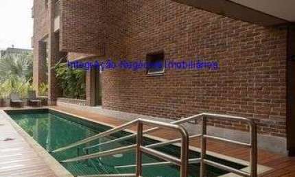 Apartamento Studio 36m², 01 dormitório, 01 banheiro e 01 vaga na garagem.  Condomínio com portaria, segurança 24hrs, piscina e academia.  Excelente