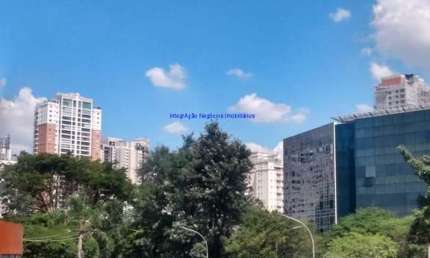 Apartamento 88m², 03 dormitórios e 01 banheiro.  Condomínio com portaria, segurança 24hrs.  Excelente localização