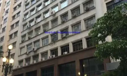 Conjunto comercial 114m², 01 copa e 02 banheiros.  condomínio com recepção e segurança 24hrs.  excelente localização
