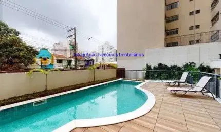 Apartamento 140m², 02 dormitórios (sendo 01 suíte), 02 banheiros e 02 vagas na garagem.  condomínio com portaria, segurança 24hrs, piscina