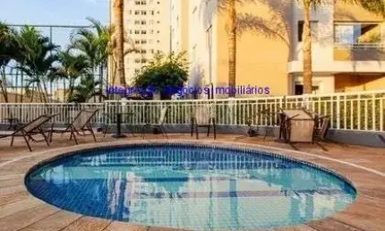 Apartamento 70m², 03 dormitórios (sendo 01 suíte), 02 banheiros e 01 vaga na garagem.  Condomínio com portaria, segurança 24hrs, piscina