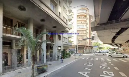 Conjunto Comercial 20m²e 01 banheiro.  Condomínio com recepção e segurança 24hrs.  Excelente localização