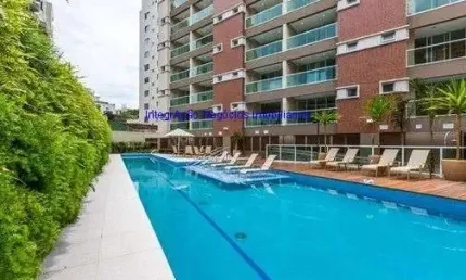 Apartamento Studio 34m², 01 dormitório, 01 banheiro e 01 vaga na garagem.  Condomínio com portaria, segurança 24hrs, piscina, churrasqueira, sauna